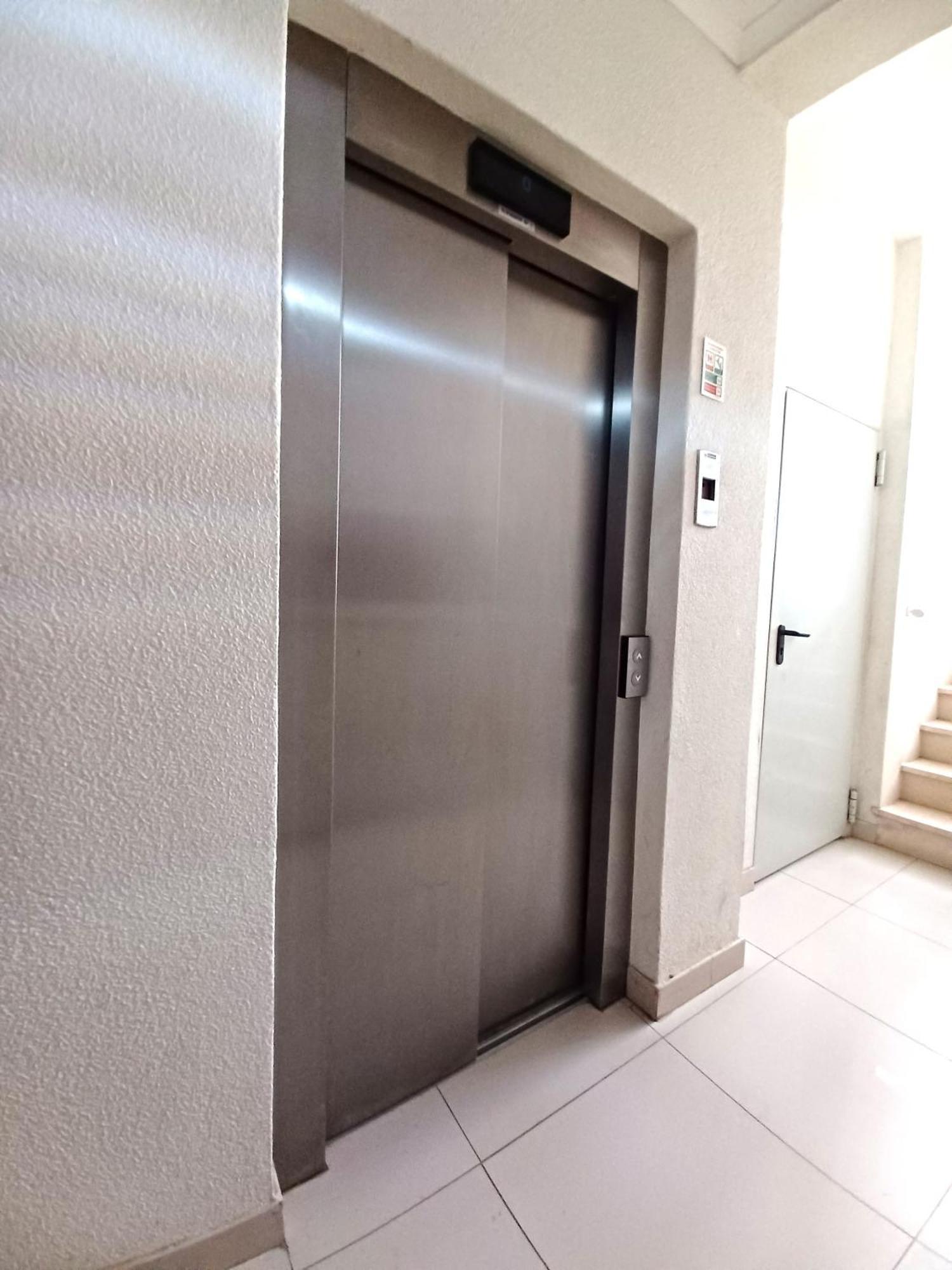 Edificio Lumina Sunshine Beach Apartment Portimão Esterno foto